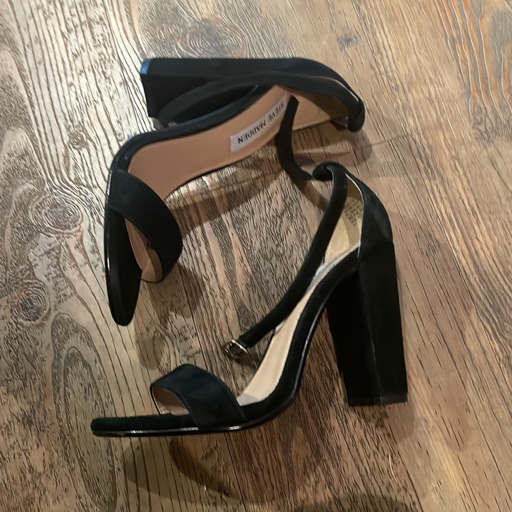 Steve Madden carrson black heels